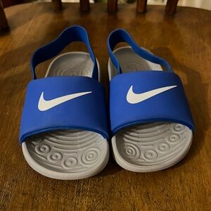 Kids Nike slides with back strap Size 7c
